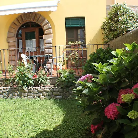 Couette-café Pardi 3*